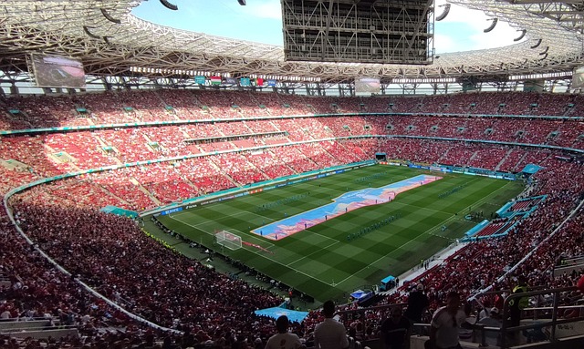 浓眉谈詹皇关系：交易我不重要，我们仍亲密如初.